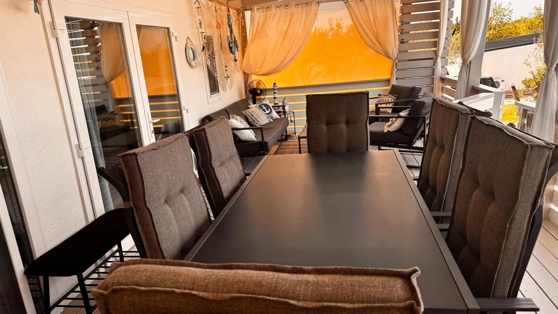 Dora House Drage Villa